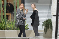 EXKLUSIV - Brad Pitt's Bruder Doug mit der Familie auf Schoppingtour in LA 
