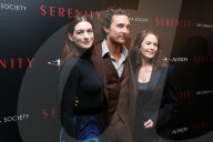 PEOPLE - Matthew McConaughey mit Anne Hathaway an der Premiere von 'Serenity' in New York 