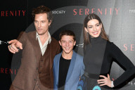 PEOPLE - Matthew McConaughey mit Anne Hathaway an der Premiere von 'Serenity' in New York 