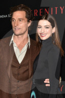 PEOPLE - Matthew McConaughey mit Anne Hathaway an der Premiere von 'Serenity' in New York 