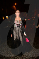PEOPLE - Paris Haute Couture: Promis bei Valentino