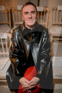 PEOPLE - Paris Haute Couture: Promis bei Valentino