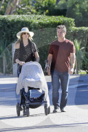 EXKLUSIV - Josh Brolin und Kathryn Boyd mit ihrem Baby Westlyn in Malibu unterwegs