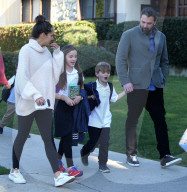 PEOPLE - Ben Affleck holt seine Kinder von der Schule ab in Santa Monica