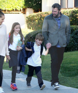 PEOPLE - Ben Affleck holt seine Kinder von der Schule ab in Santa Monica