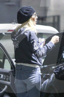 EXKLUSIV - Heather Locklear mit Chris Heisser nachts an der Tankstelle