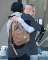 EXKLUSIV - Kristen Bell ohne Make-Up in LA unterwegs