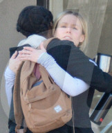 EXKLUSIV - Kristen Bell ohne Make-Up in LA unterwegs