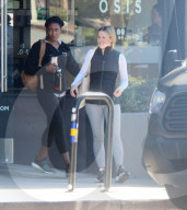 EXKLUSIV - Kristen Bell ohne Make-Up in LA unterwegs