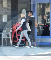 EXKLUSIV - Kristen Bell ohne Make-Up in LA unterwegs