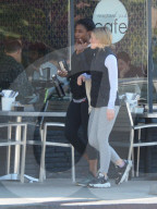 EXKLUSIV - Kristen Bell ohne Make-Up in LA unterwegs