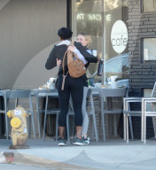 EXKLUSIV - Kristen Bell ohne Make-Up in LA unterwegs