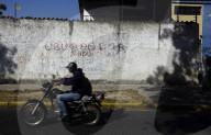 NEWS - Venezuela: Graffitis gegen Maduro