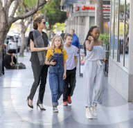 PEOPLE - Angelina Jolie mit ihren Kindern in LA unterwegs