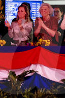 PEOPLE - Beatrix und Margarita emotional beim Reitturnier in Amsterdam