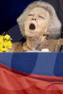 PEOPLE - Beatrix und Margarita emotional beim Reitturnier in Amsterdam