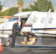 EXKLUSIV - Ben Affleck besteigt einen Privat Jet in Pacific Palisades