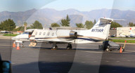 EXKLUSIV - Ben Affleck besteigt einen Privat Jet in Pacific Palisades
