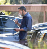 EXKLUSIV - Ben Affleck besteigt einen Privat Jet in Pacific Palisades