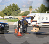 EXKLUSIV - Ben Affleck besteigt einen Privat Jet in Pacific Palisades