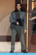 PEOPLE - Not very stylish: Kourtney Kardashian in Schlappen in Calabasas unterwegs