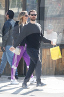 EXKLUSIV - Tobey Maguire und Tatiana Dieteman in Venice unterwegs