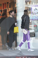 EXKLUSIV - Tobey Maguire und Tatiana Dieteman in Venice unterwegs