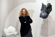 NEWS - 'Nicole Farhi: Folds' Ausstellung in London