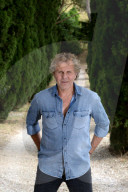 PORTRAIT - Renzo Rosso posiert auf der Diesel Farm im Veneto