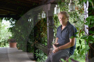 PORTRAIT - Renzo Rosso posiert auf der Diesel Farm im Veneto