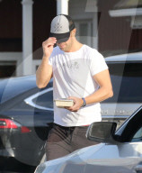EXKLUSIV - Chris Martin mit Apple und Moses in Brentwood unterwegs