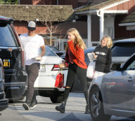 EXKLUSIV - Chris Martin mit Apple und Moses in Brentwood unterwegs