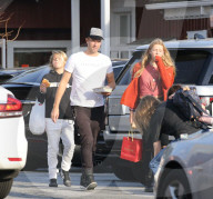 EXKLUSIV - Chris Martin mit Apple und Moses in Brentwood unterwegs