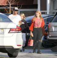 EXKLUSIV - Chris Martin mit Apple und Moses in Brentwood unterwegs
