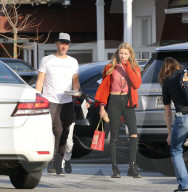 EXKLUSIV - Chris Martin mit Apple und Moses in Brentwood unterwegs