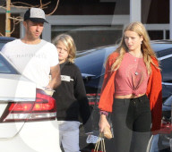 EXKLUSIV - Chris Martin mit Apple und Moses in Brentwood unterwegs
