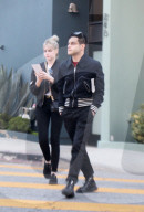 EXKLUSIV - Rami Malek mit Mamma und Freundin in Venice unterwegs