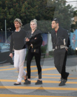 EXKLUSIV - Rami Malek mit Mamma und Freundin in Venice unterwegs