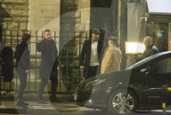 PEOPLE - David Beckham geht mit Freunden in London essen