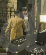 PEOPLE - David Beckham geht mit Freunden in London essen