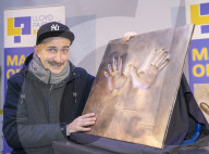 PEOPLE - Jan Böhmermann verewigt seine Handabdrücke in der Mall of Fame in Bremen