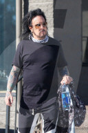 PEOPLE - Nikki Sixx verlŠsst das BrŠunungsstudio