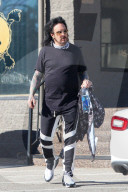 PEOPLE - Nikki Sixx verlŠsst das BrŠunungsstudio