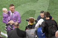 PEOPLE - Conor McGregor besucht mit dem Nachwuchs das Super Bowl Spiel
