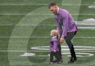 PEOPLE - Conor McGregor besucht mit dem Nachwuchs das Super Bowl Spiel