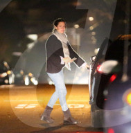 EXKLUSIV - Jennifer Garner verlässt das Haus von Freund John