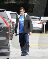 PEOPLE - Adam Sandler kauft Spielzeug mit den Kids