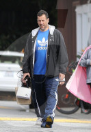 PEOPLE - Adam Sandler kauft Spielzeug mit den Kids