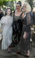 PEOPLE - Promis bei der Rodarte Modenschau in New York
