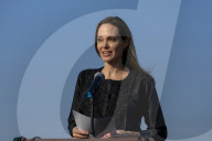 PEOPLE - Angelina Jolie besucht grÃ¶sstes FlÃ¼chtlingslager der Welt